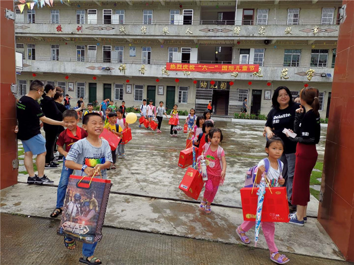 �õ����ѱ��ɵ�С��٭ϲЦ�տ�